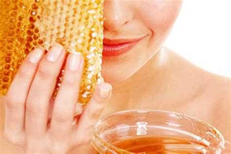 6 Best Homemade Honey Face Pack For All Skin Types