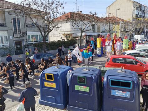 Enterro Do Bacalhau Gigantones E Caretos De Almada Organiza O