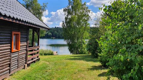 Domek z własną linią brzegową jeziora Mazury Domki letniskowe Noclegi