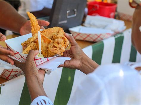 Alert New Orleans Is Hosting The National Fried Chicken Festival This Weekend Fried Chicken