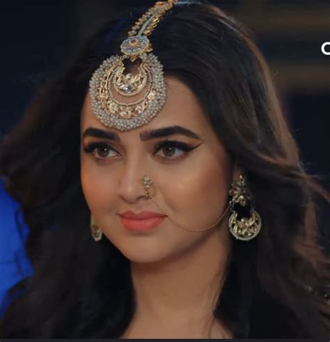 Tejaswi Prakash Indian Bollywood Actress Sexy Beautiful Women Alter