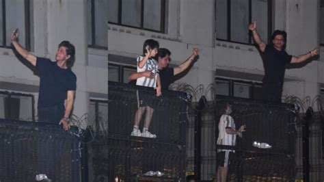 Shah Rukh Khan Makes Rare Midnight Appearance On Mannat Balcony On His