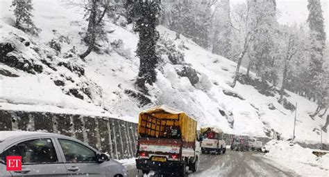 Watch Fresh Snowfall In Many Parts Of Himachal Pradesh 11 Roads