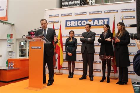 Bricomart inaugura en Burgos el primer almacén con transporte del