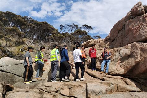 我校地质学、地质资源与地质工程优秀学生首次赴南半球澳大利亚塔斯马尼亚开展跨国野外地质实习 中国地质大学（北京）