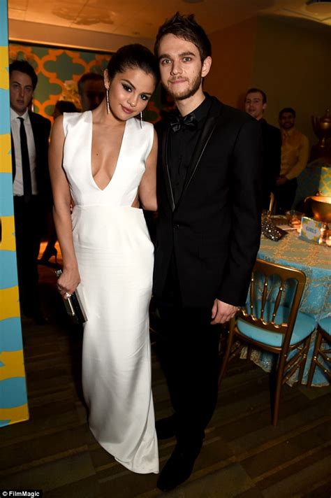 Selena Gomez Sets The Record Straight About Fling With Zedd After Diplo S Claims Daily Mail Online