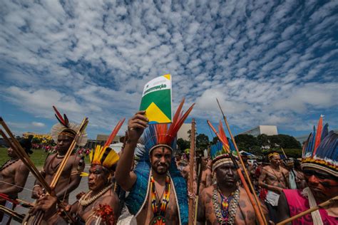 Brasil Protestas Ind Genas Masivas Resisten Ataques A Sus Derechos