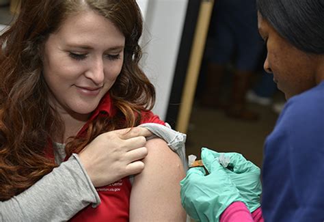 Free Flu Shots For Veterans At Your Local Walgreens Va News