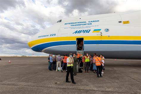 DIAPORAMA Le plus gros avion du monde l Antonov AN 225 se pose à