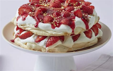 La Recette Du Jour Meringue Pralin E Aux Fraises Le Parisien