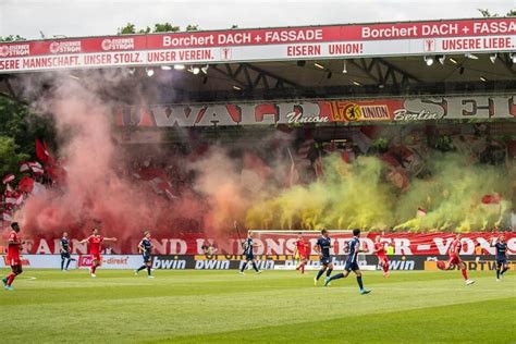 Fanverfehlungen Dfb Verh Ngt Geldstrafen Gegen Freiburg Leipzig Und