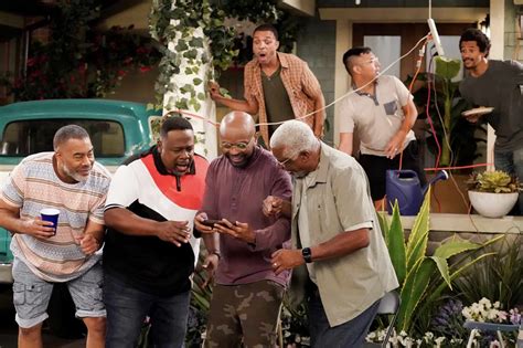 The Neighborhood Season 5 Episode 1 Photos Welcome Back To The