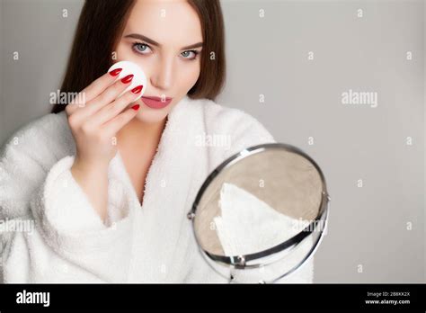 Beautiful Brunette Woman Taking Shower Hi Res Stock Photography And Images Alamy