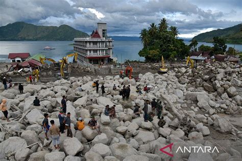 Bencana Banjir Bandang Dan Longsor Di Humbahas Antara News