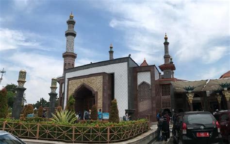 Bayar Zis Di Masjid At Taqwa Cirebon Kini Bisa Nontunai