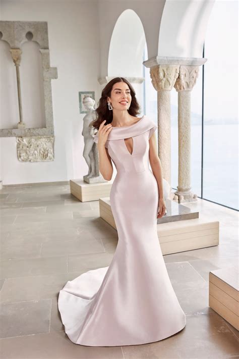 Wedding Dress Trends For The Modern Non Traditional Bride Wedding