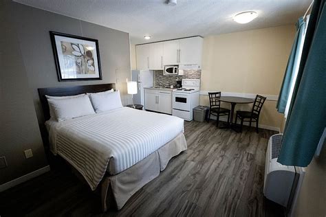 Kelowna hotel kitchen suites near the lake | Siesta Suites Kelowna