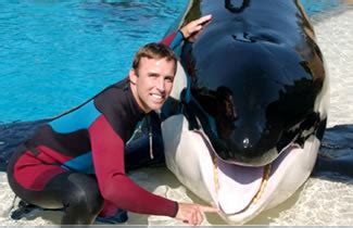 News Quest: Killer whale Shamu kills trainer at SeaWorld