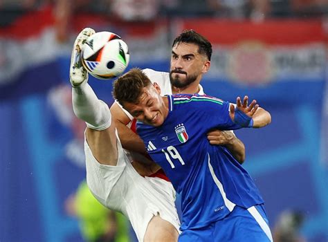 Euro Zaccagnis Stoppage Time Stunner Sends Italy Through To Last