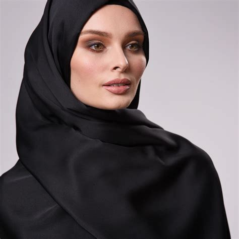 Five Most Common Types Of Hijab Fabrics Anaya Clothing