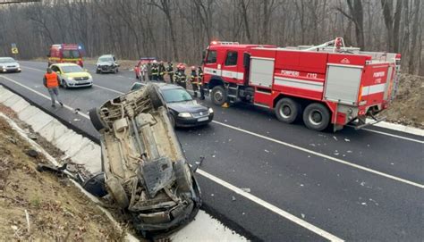 Două mașini implicate într un accident rutier la Zăicești Un șofer se