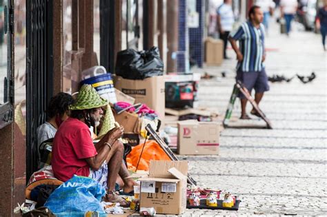 Invis Vel Aos N Meros Popula O De Rua Em Fortaleza Encara Doen As E