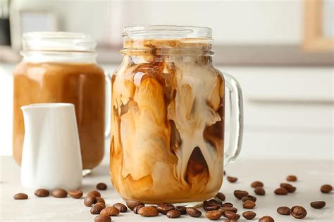 Mason Jar Cold-Brewed Coffee Recipe: Stay Home, Stay Warm & Make Cold-Brewed Coffee | Beverages ...