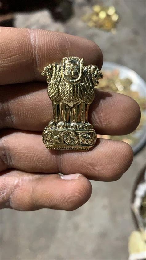 Satyameva Jayate Brass Lapel Pin At Rs 30 Piece पीतल का लेपल पिन In