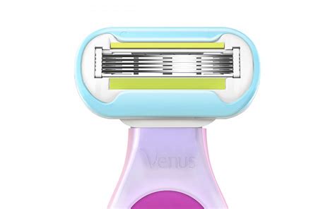 Новая компактная бритва Venus Snap
