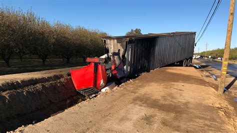 Man Killed In Crash Involving Semi Truck In Fresno County Identified Abc30 Fresno