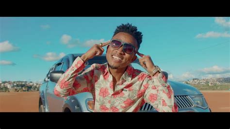 Larson Amoureux Aminao Nouveaute Clip Gasy 2020 Music Couleur Tropical Youtube