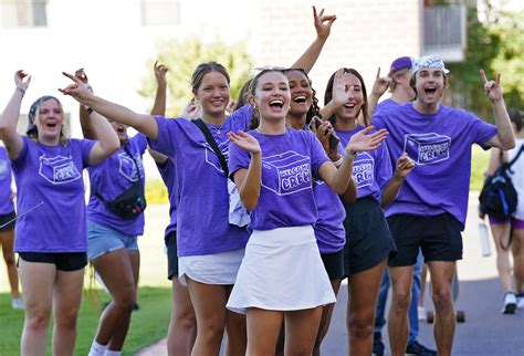 Students Get Moved In And Plugged In To Gcu Life Gcu News