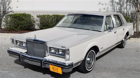 1982 Lincoln Town Car For Sale At Auction Mecum Auctions