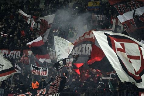 Milan Alla Festa Dei 125 Anni Zvonimir Boban Non è Stato Invitato