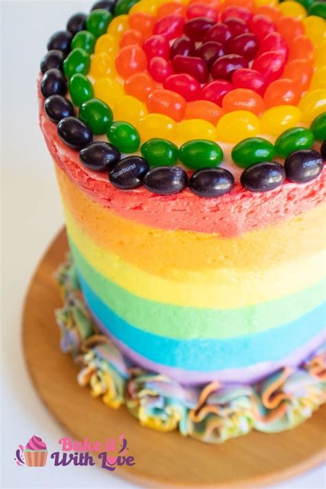 Rainbow Cake (6 Layer Rainbow Cake with Ombre Rainbow Frosting!)