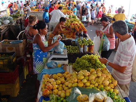 Feiras livres que funcionam aos domingos são antecipadas para sábado em