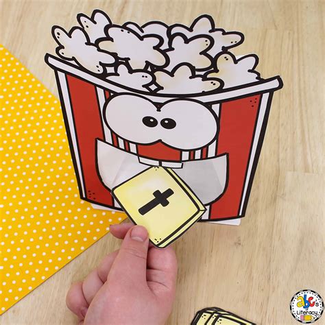 Popcorn Border Writing Paper