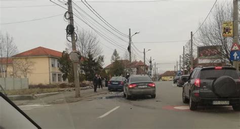 FOTO Accident pe strada Argeșului Un copil de doi ani rănit ușor