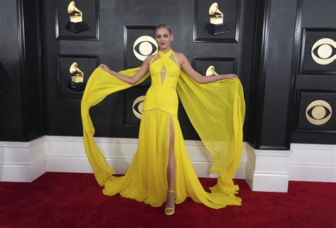 Grammys 2023 Fashion All The Best Looks From The Red Carpet Ents