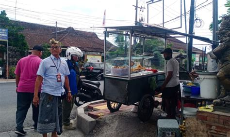 Kecamatan Denut Gandeng Sat Pol PP Tertibkan Pedagang Di Atas Trotoar