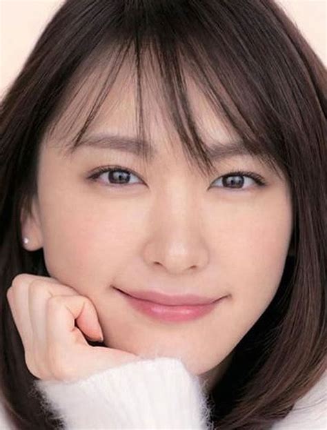 新垣結衣 顔アップ特集 [綺麗な女優・アイドル・モデル、芸能人の顔アップ画像研究所（顔面アップ同好会～顔好きによる顔好きのための好きサイト）] 美しい笑顔 新垣 結衣 顔