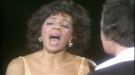 Shirley Bassey And Robert Goulet You Don T Bring Me Flowers Youtube