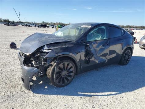 2021 Tesla Model Y 5YJYGDEF8MF Vendido De Subastas De EE UU