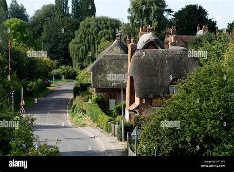 Clifton Hampden village, Oxfordshire, England, UK Stock Photo - Alamy