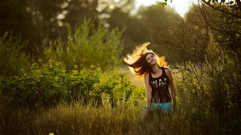 Fondos De Pantalla Luz De Sol Bosque Mujeres Al Aire Libre Naturaleza Morena Césped