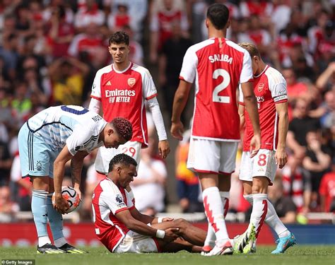 Arsenal 2 1 Nottingham Forest Bukayo Saka Scores A Stunner As The