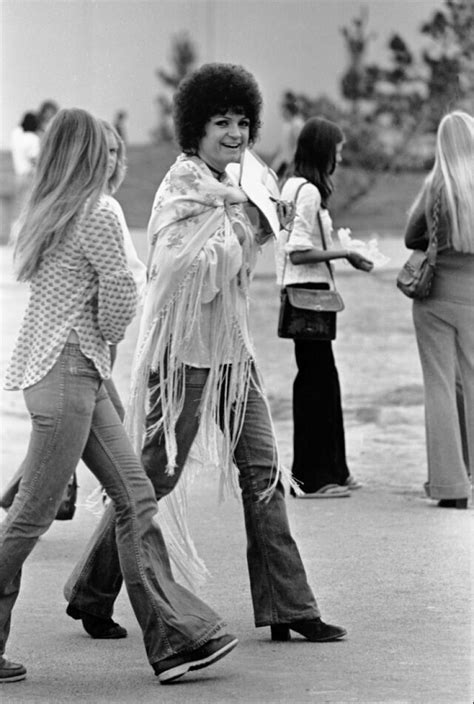 Bell-bottoms: the peak of fashion of the 70s and the symbol of the decade - Pictolic