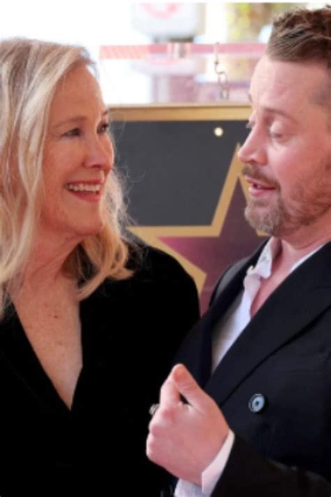 Home Alone Macaulay Culkins Emotional Reunion With On Screen Mom