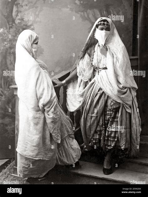 Late 19th Century Photograph Algeria Algerian Women With Robes And