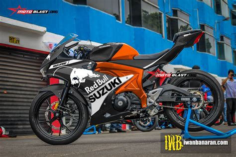 Modifikasi Striping Suzuki GSX R150 Black Redbull Black MOTOBLAST